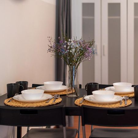 Cozy Apartment In Akacfa Street Budapest Exterior photo