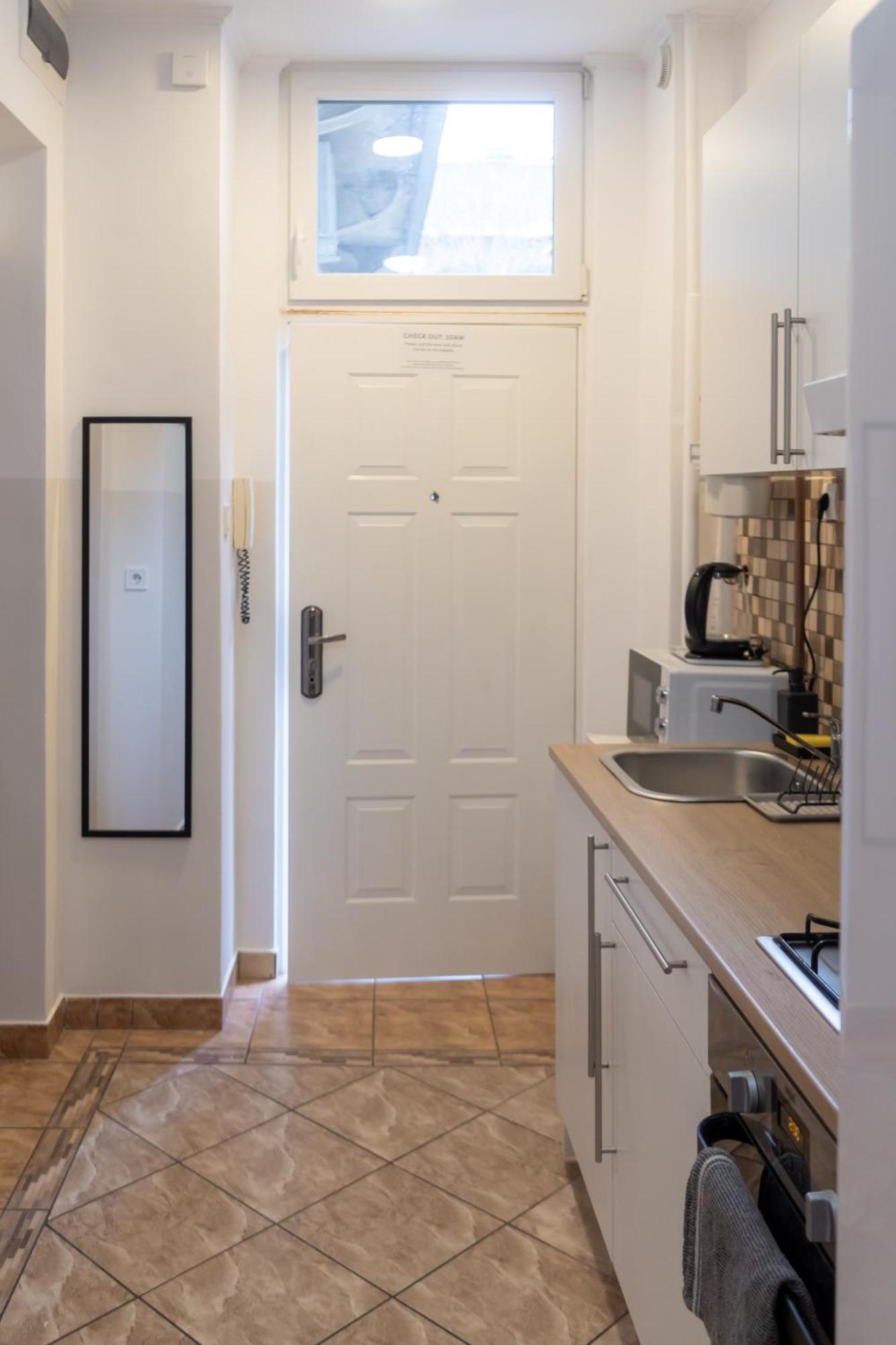 Cozy Apartment In Akacfa Street Budapest Exterior photo